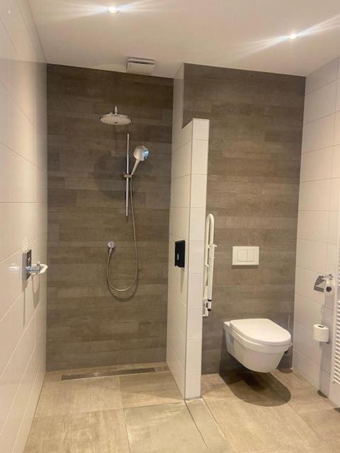 De Twee Linden Hotel Beneden-Leeuwen ภายนอก รูปภาพ