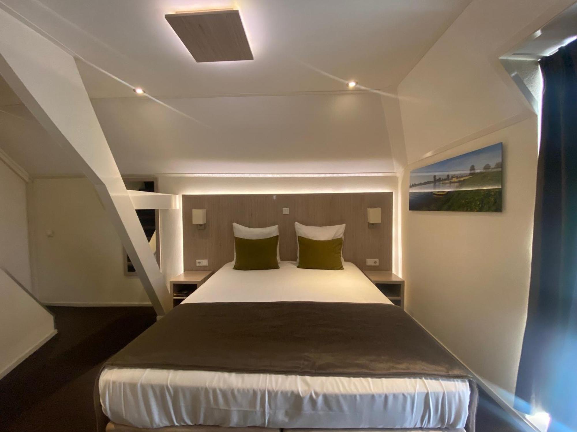 De Twee Linden Hotel Beneden-Leeuwen ภายนอก รูปภาพ