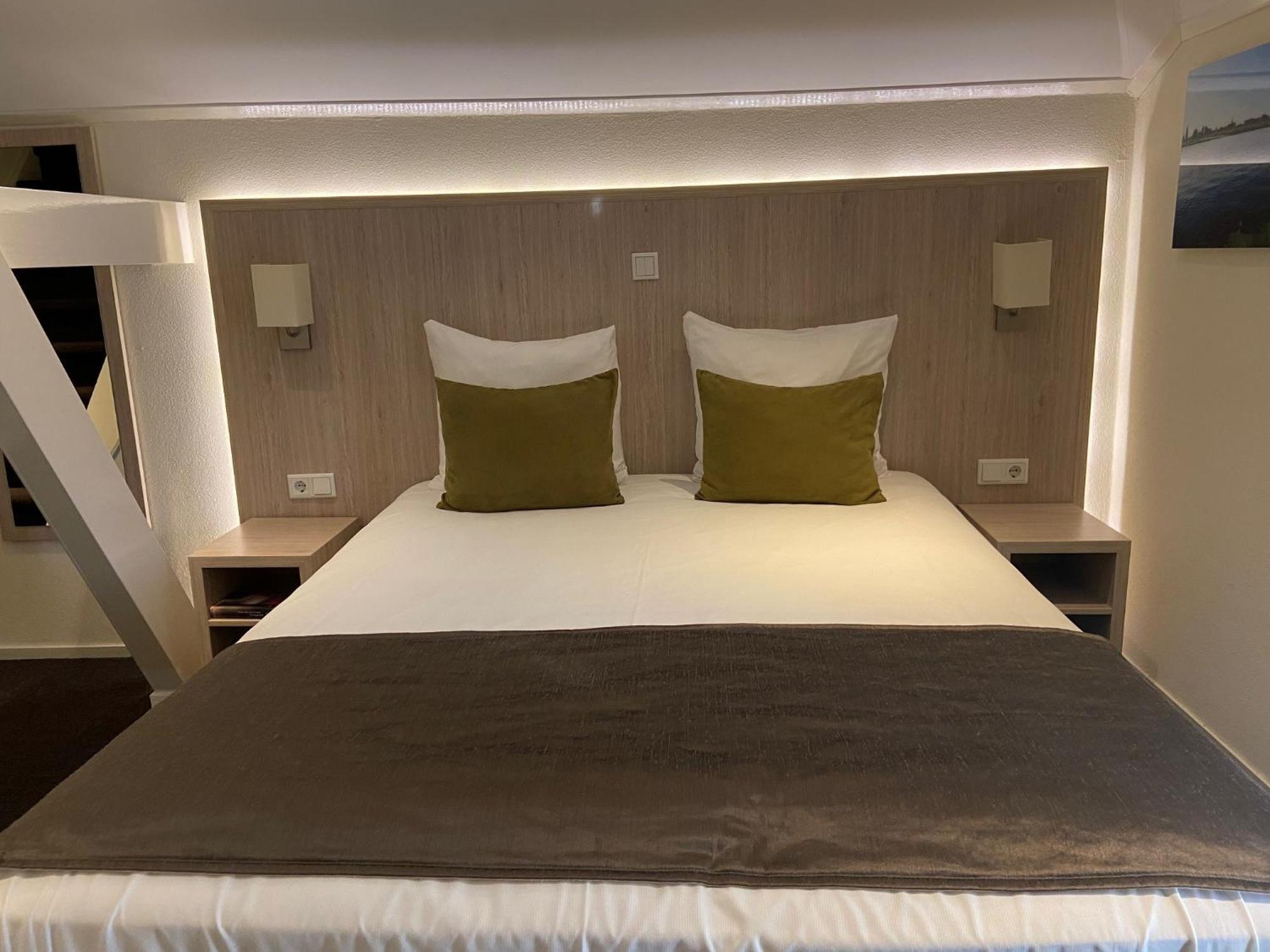 De Twee Linden Hotel Beneden-Leeuwen ภายนอก รูปภาพ